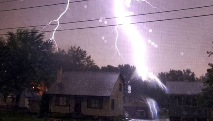 Унищожени са покривната конструкция и почти всичката покъщнина /снимката е илюстративна/