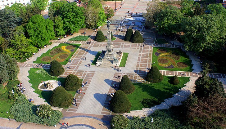 Инициативата Summer Free Tour Rousse е на неправителствената организация „КултурТур Русе“,