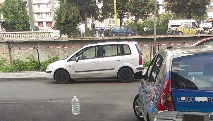 Цената на месечния абонамент за едно паркомясто е 120 лв.