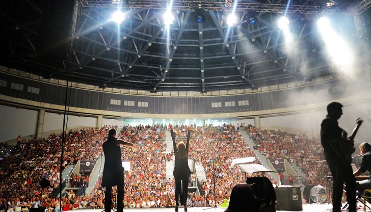 Лили Иванова ще пристигне с целия си бенд и 3 млади вокалистки Лили Иванова ще пристигне с целия си бенд и 3 млади вокалистки