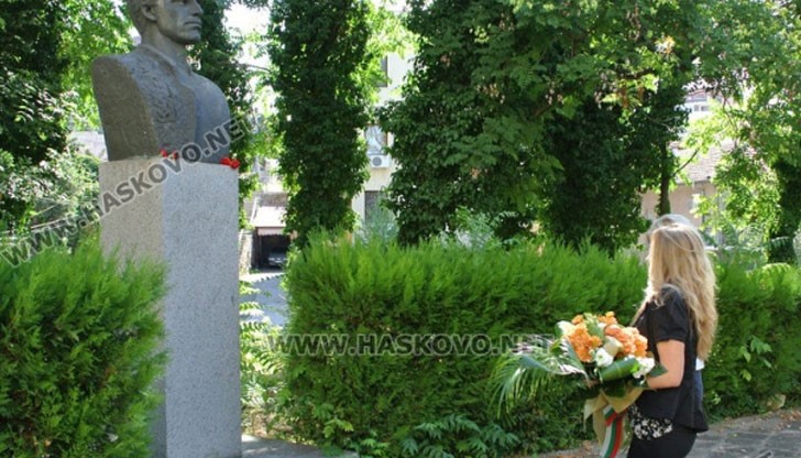 Поклонниците на Левски бяха два пъти по-малко от журналистите Поклонниците на Левски бяха два пъти по-малко от журналистите