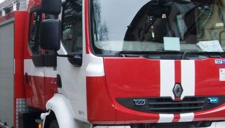 Вчера пожари в сухи треви и храсти огнеборците са гасили два пъти в гр. Бяла; в гр. Борово; в землището на село Волово и в гр. Русе Вчера пожари в сухи треви и храсти огнеборците са гасили два пъти в гр. Бяла; в гр. Борово; в землището на село Волово и в гр. Русе