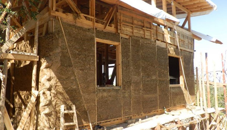 В тях алергиите изчезват, няма мухъл и влага, даже земетресенията не са страшни