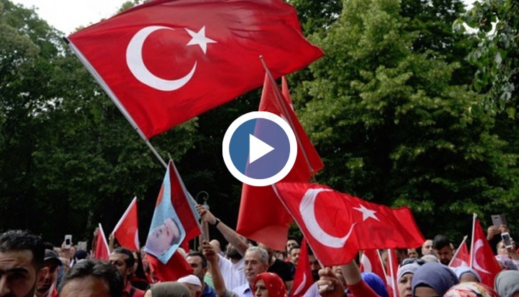 Турците протестират против базирането в страната им на ВВС на САЩ