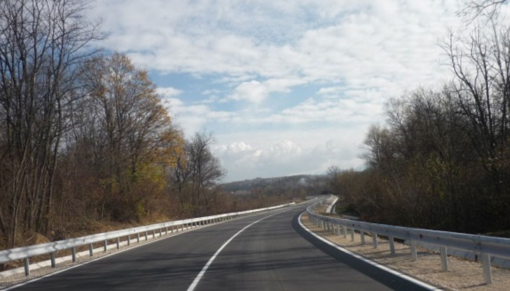 Пътят беше затворен заради тежка катастрофа / Снимката е илюстративна Пътят беше затворен заради тежка катастрофа / Снимката е илюстративна