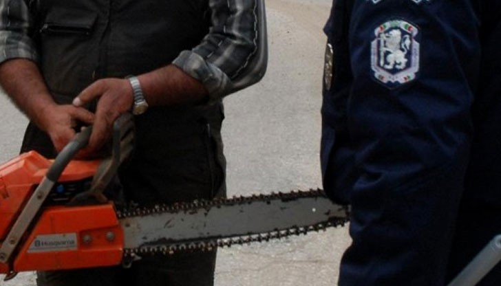 Униформените се отзовали на сигнал за висока музика и развалили купона на 45-годишен мъж Униформените се отзовали на сигнал за висока музика и развалили купона на 45-годишен мъж