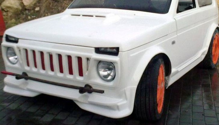 На много хора не им стига просто да притежават "Лада Нива"