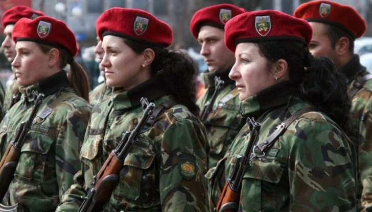 По-уместно е военно обучение в училище. Соц ли ви се струва? По-уместно е военно обучение в училище. Соц ли ви се струва?