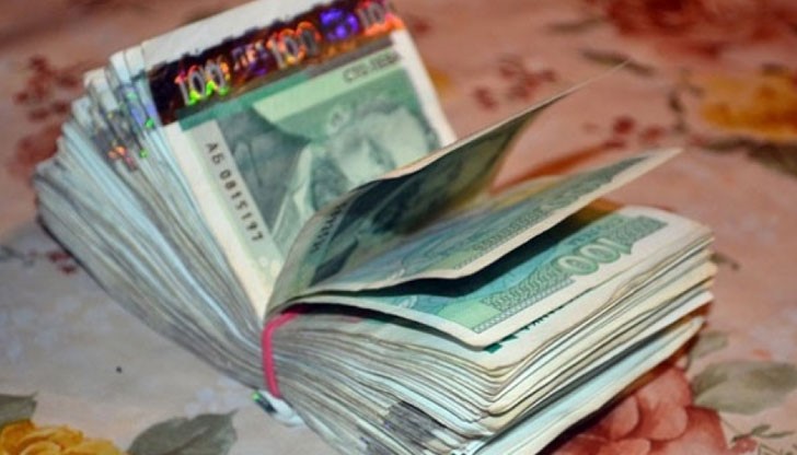 Крадлата може да бъде лишена от свобода от 2 до 8 години Крадлата може да бъде лишена от свобода от 2 до 8 години