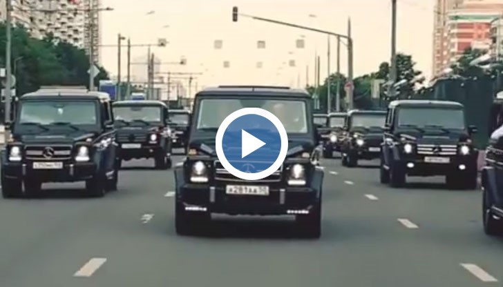 Видеото е с надпис "Випуск на факултета за военно разузнаване"