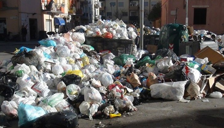 Първата пратка от 7200 тона отпадъци тръгва за България от Джулиано, провинция Авелино до Неапол
