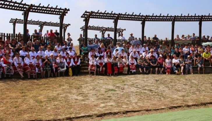 В програмата на празника по случай Деня на река Дунав, участваха над 150 самодейци