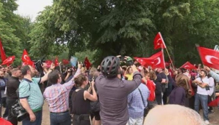 Протестът се очаква да привлече до 30 000 привърженици на турския държавен глава