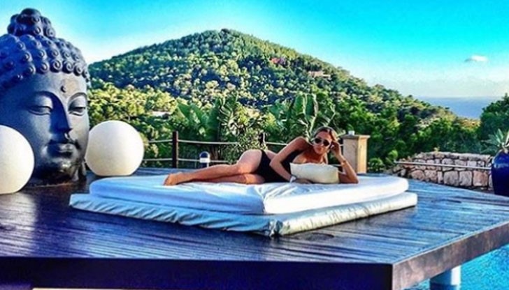 Луксът съпътства наследниците на олигарсите от най-крехка възраст