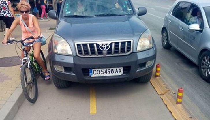 Инцидентът е заснет от свидетели на бул. "Ломско шосе" днес на обяд! Инцидентът е заснет от свидетели на бул. "Ломско шосе" днес на обяд!