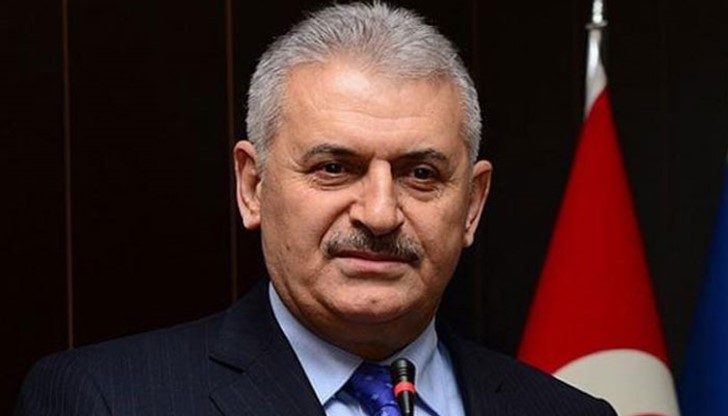 В небето над града кръжат самолети и веролети В небето над града кръжат самолети и веролети