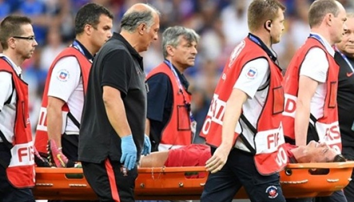 В 25-та минута капитанът на националния отбор на Португалия бе принуден да напусне терена заради травма