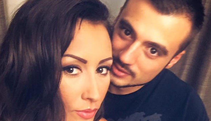 В момента в село Катуница в дома на стария Канар Атанас Стоев се събират гости от България, от Великобритания и Турция