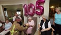 105-годишна рожденичка си пожела пожарникар с татуси