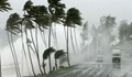 Бурята "Гастон" се превърна в заплашителен ураган