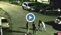 Девойки се помляха с юмруци на улицата посред нощ