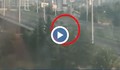 Неразумен шофьор даде на заден в скоростната лента на булевард!