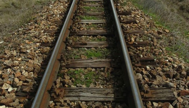 Тялото на врачанина било разполовено, а пътниците във влака убиец са били блокирани 4 часа Тялото на врачанина било разполовено, а пътниците във влака убиец са били блокирани 4 часа