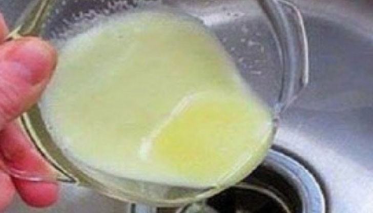 Смес от две съставки ви избавят да неприятните миризми от мивката само за 10 минути Смес от две съставки ви избавят да неприятните миризми от мивката само за 10 минути