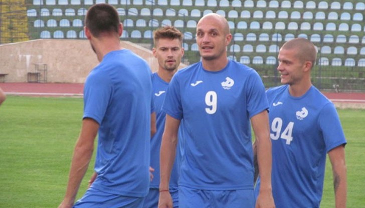 Мирослав Будинов пристигна в Русе преди 2 години, като част от селекцията на Веселин Великов Мирослав Будинов пристигна в Русе преди 2 години, като част от селекцията на Веселин Великов