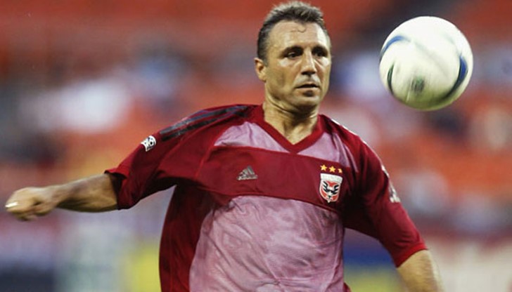 Стоичков завърши със скандал кариерата си на футболист в Америка