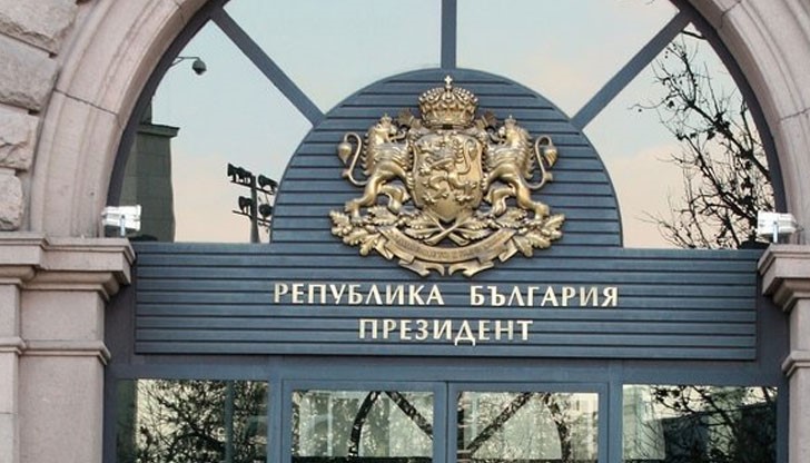 Поръчката за обновяване на мебелите на "Дондуков" 2 идва броени месеци преди изтичането на мандата на президента Росен Плевнелиев Поръчката за обновяване на мебелите на "Дондуков" 2 идва броени месеци преди изтичането на мандата на президента Росен Плевнелиев