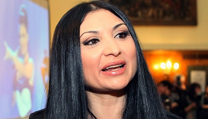 Софи Маринова е в жесток скандал с продуцента си Крум Крумов, който възнамерява по законов път да я съсипе