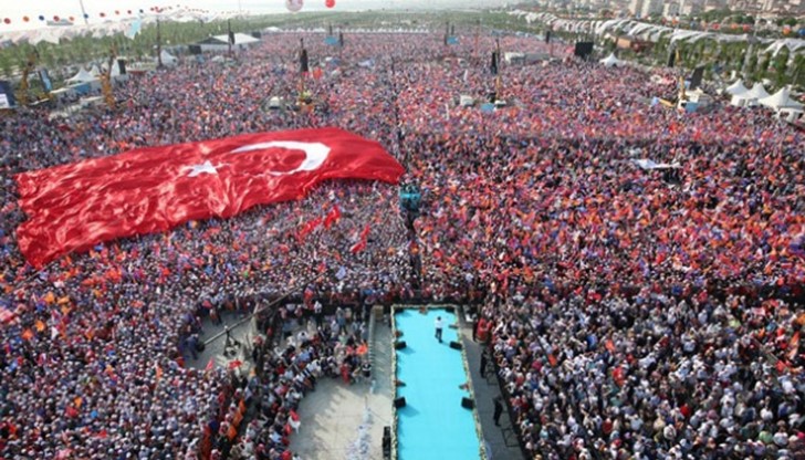 Истанбул се готви за голям митинг, който ще се проведе днес на площад "Йеникапъ" край Мраморно море.