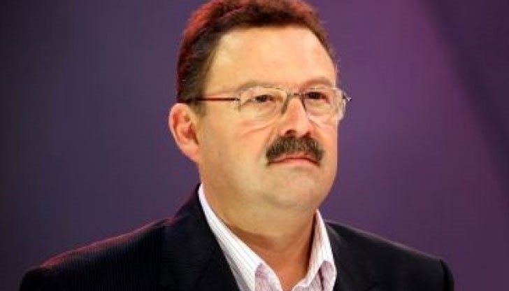 Състоянието на известния тв водещ на осмия ден след инсулта