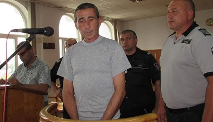 Касапинът с резачката Стефан пробва да разиграва съда в Шумен Касапинът с резачката Стефан пробва да разиграва съда в Шумен