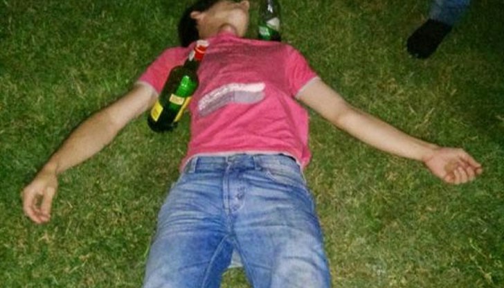 Софиянци щракнаха фотоси на работното си място, и бирата се оказа част от работния им режим