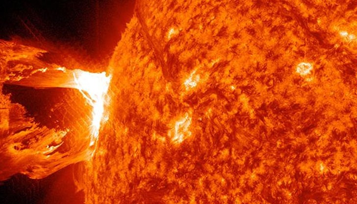 Втора магнитна буря ще ни удари днес, след като миналата седмица слънчеви изригвания започнаха да бушуват над Земята Втора магнитна буря ще ни удари днес, след като миналата седмица слънчеви изригвания започнаха да бушуват над Земята