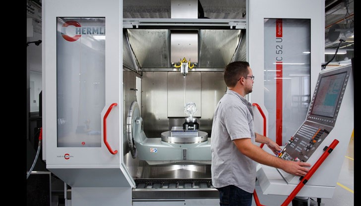 Той обяви откриването на най-голямата и модерна лаборатория на компанията Той обяви откриването на най-голямата и модерна лаборатория на компанията