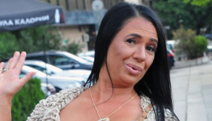 Повече от три години те са разделени, като в Америка той си работеше в Лас Вегас и въобще не я търсеше