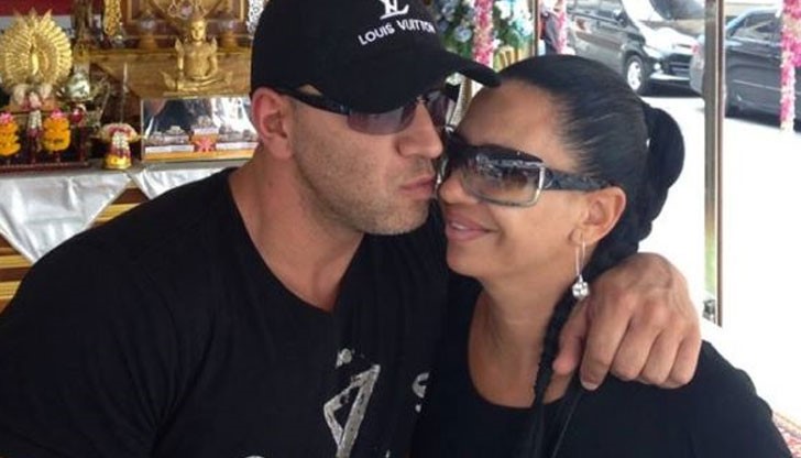 Видяла снимка на любовницата на културиста в телефона му, страхувала се да не я напусне Видяла снимка на любовницата на културиста в телефона му, страхувала се да не я напусне