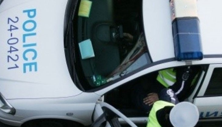 Шофьорът на "БМВ"-то отказал да се подчини и се опитал да осуети полицейската проверка