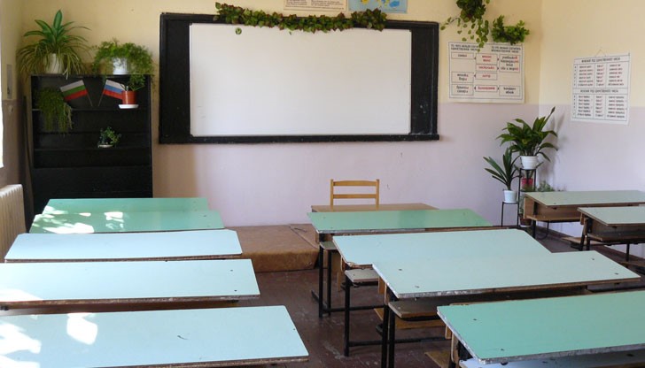 Учителката работи в созополското село Крушевец, не могат да й намерят заместник, за да се радва на спокойни старини Учителката работи в созополското село Крушевец, не могат да й намерят заместник, за да се радва на спокойни старини