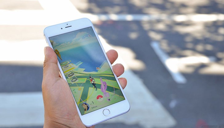 Брент и Бриана Дайли били арестувани, след като съседи открили плачещото дете пред дома им Брент и Бриана Дайли били арестувани, след като съседи открили плачещото дете пред дома им