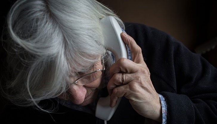 Три възрастни жени са се подлъгали да дадат пари на телефонни измамници, общият размер е  9 600 лева