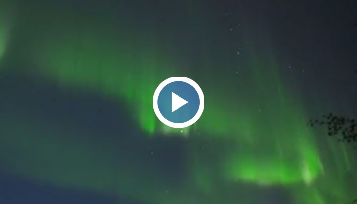 Фотограф успя да запечата на лента светлинно шоу в небето над Северна Финландия