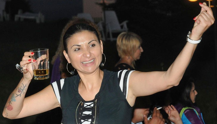 Софи Маринова е договорена за част от музикалната програма на сватбата на Христина Софи Маринова е договорена за част от музикалната програма на сватбата на Христина