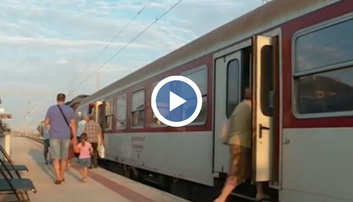 Заради недостиг на мотриси и локомотиви и заради ремонти в някои участъци продължава отменянето на влакове