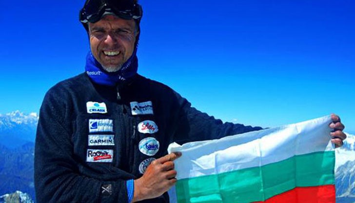 Алпинистът Боян Петров е на командно дишане и остава в реанимация, след като вчера беше блъснат от кола в Кресненското дефиле