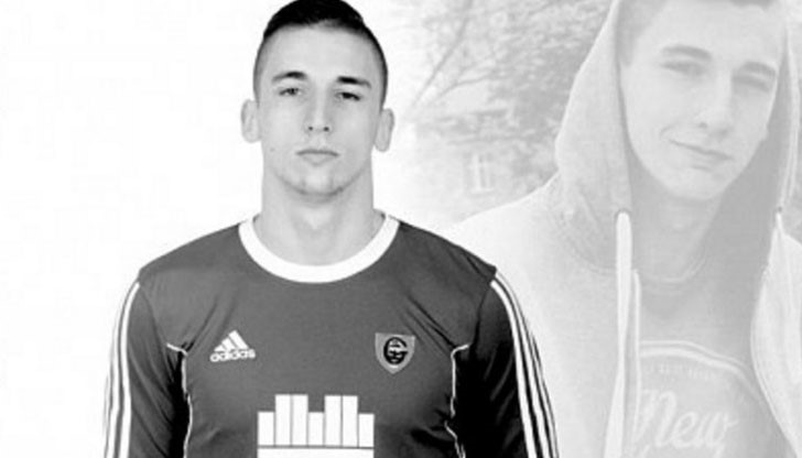 19-годишният защитник е намушкан смъртоносно от привърженици на противников отбор