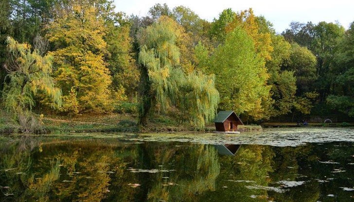 Над Западна и Централна България през нощта ще е ясно, а утре предимно слънчево